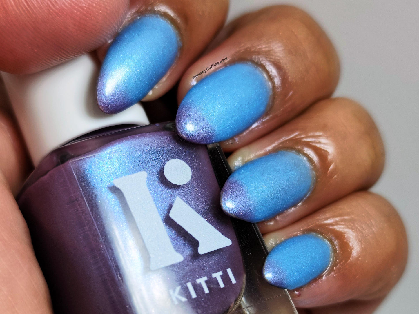 Shimmery thermal polish on dark skin – Beach Please colour shift