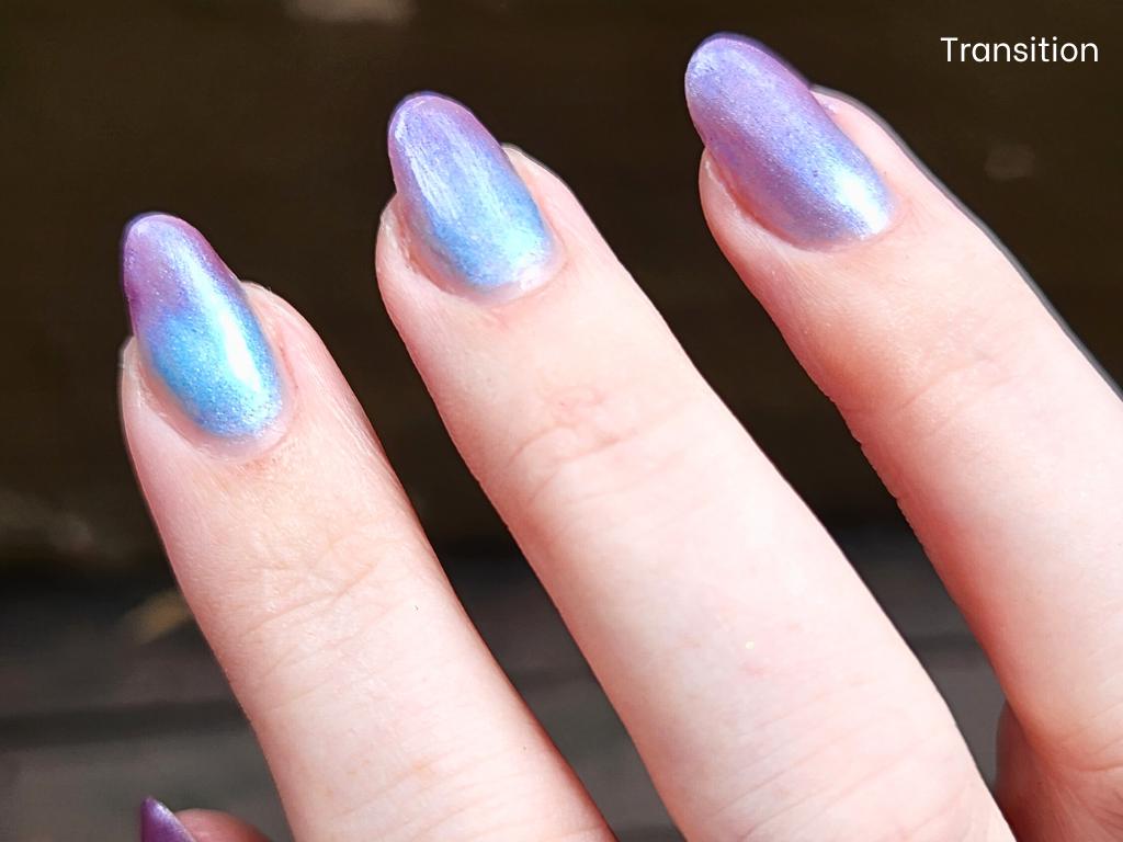 Beach Please thermal nail polish transition from warm to cold