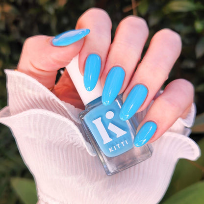 Pastel-sky blue crème nail polish with glossy finish – Blueberry Mood