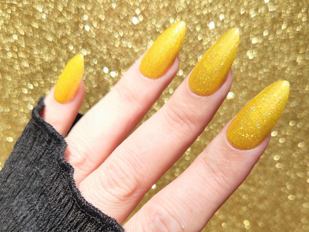 Vibrant yellow indie polish with holographic shimmer – long-wear finish