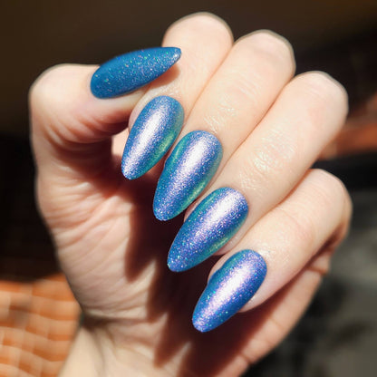 Blue-purple holographic shimmer indie nail polish – non-toxic and chip-resistant