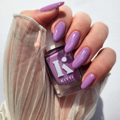 Glossy lavender pastel polish – long lasting and quick drying nail polish