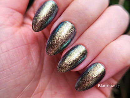 Long-lasting vegan nail polish – black base with glowing shimmer finish
