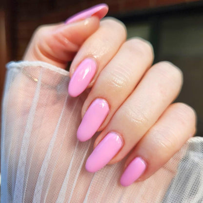 Quick-drying long-lasting vegan bubblegum pink nail polish – Pinky Promise by Kitti Nails
